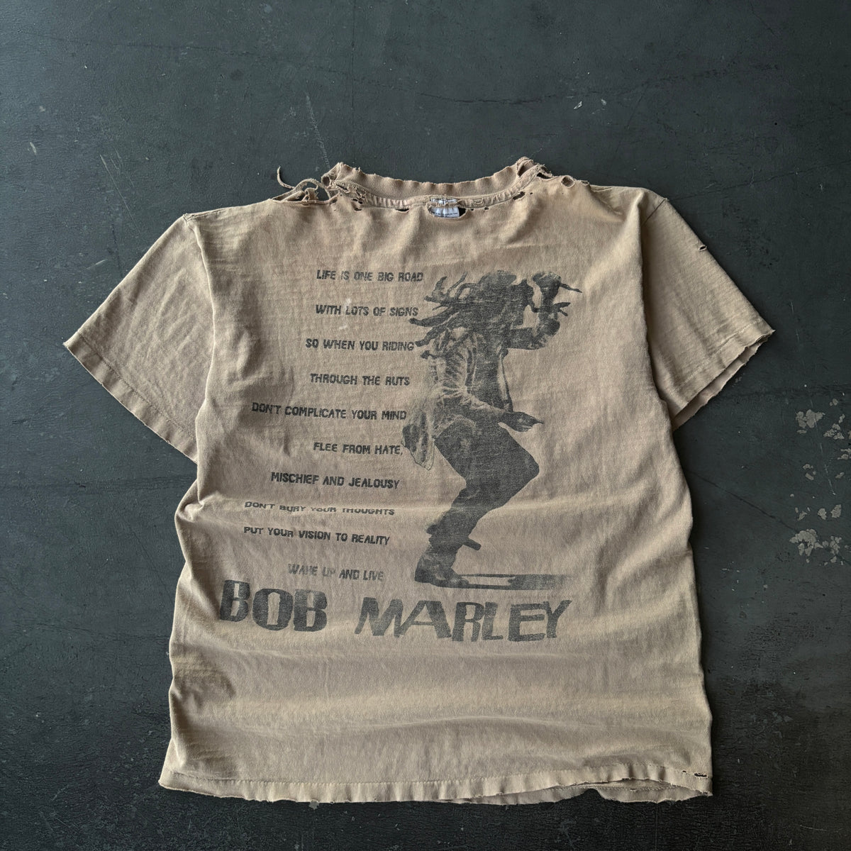 Vintage 90's Faded and THRASHED Bob Marley tee Large