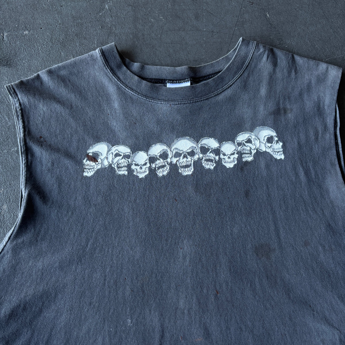 Early 2000's skull cut off XL