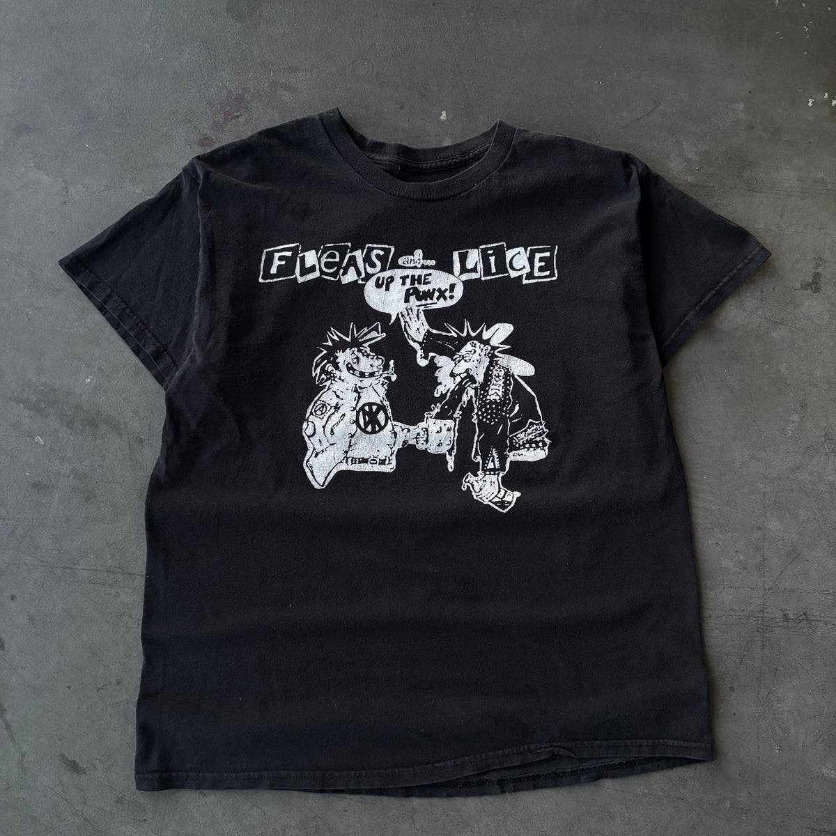 2000s Punk tee "fleas and lice" Medium