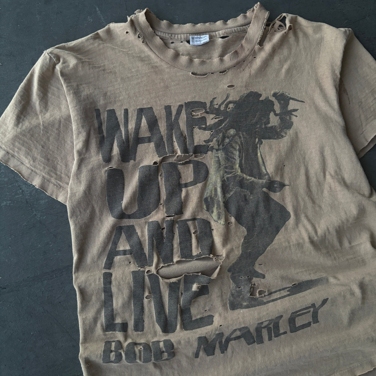 Vintage 90's Faded and THRASHED Bob Marley tee Large